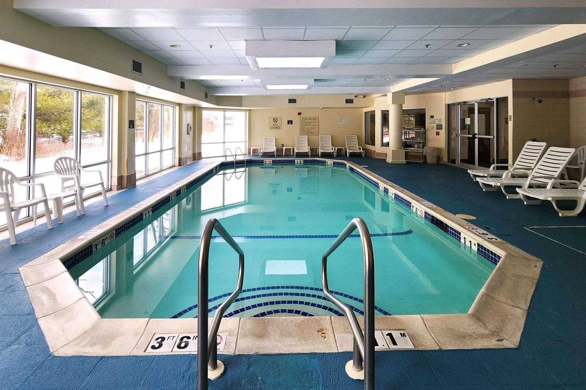Comfort Inn & Suites Mount Pocono Eksteriør bilde